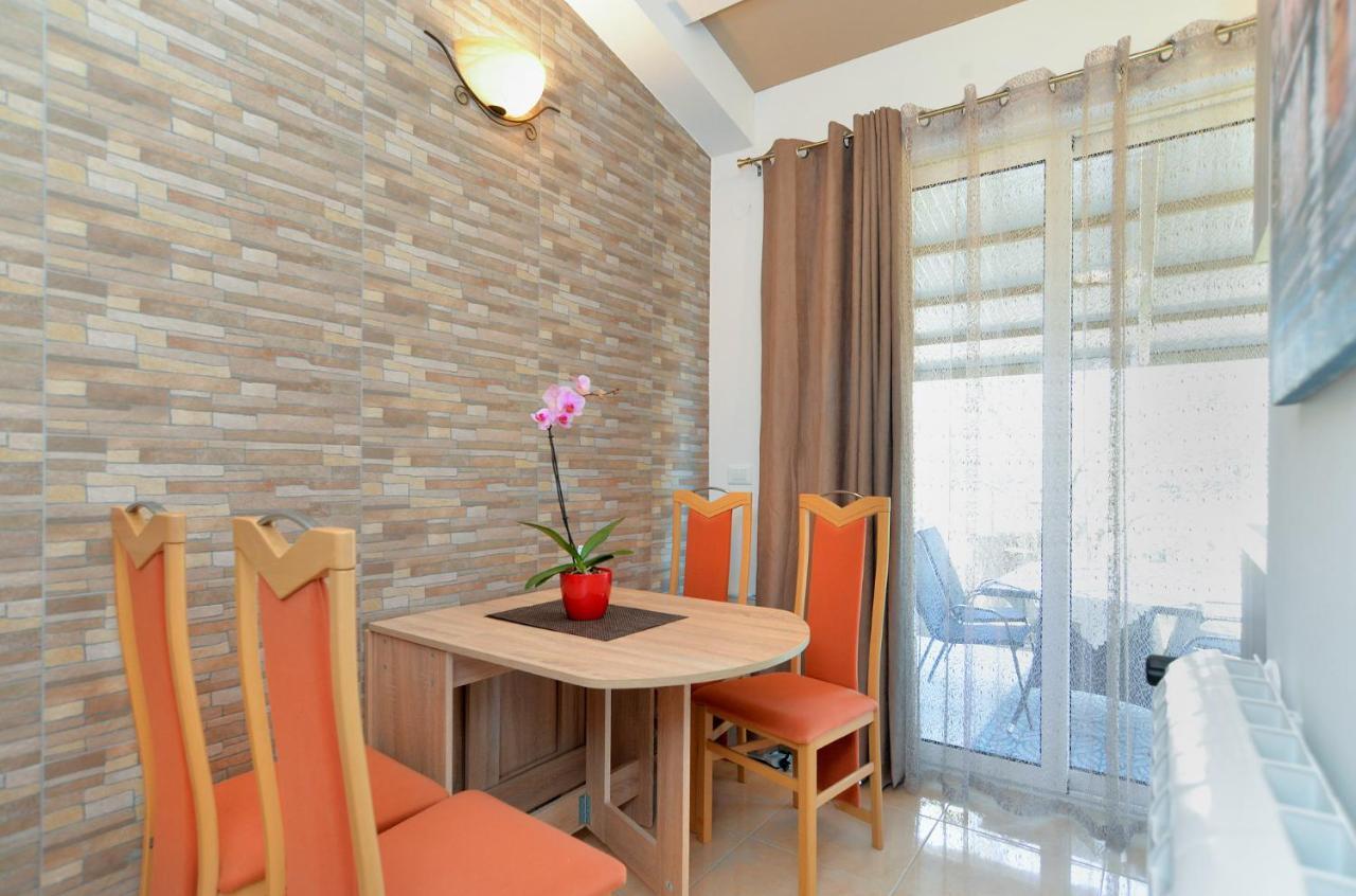 Apartments Voltica 1049 Rovinj Extérieur photo