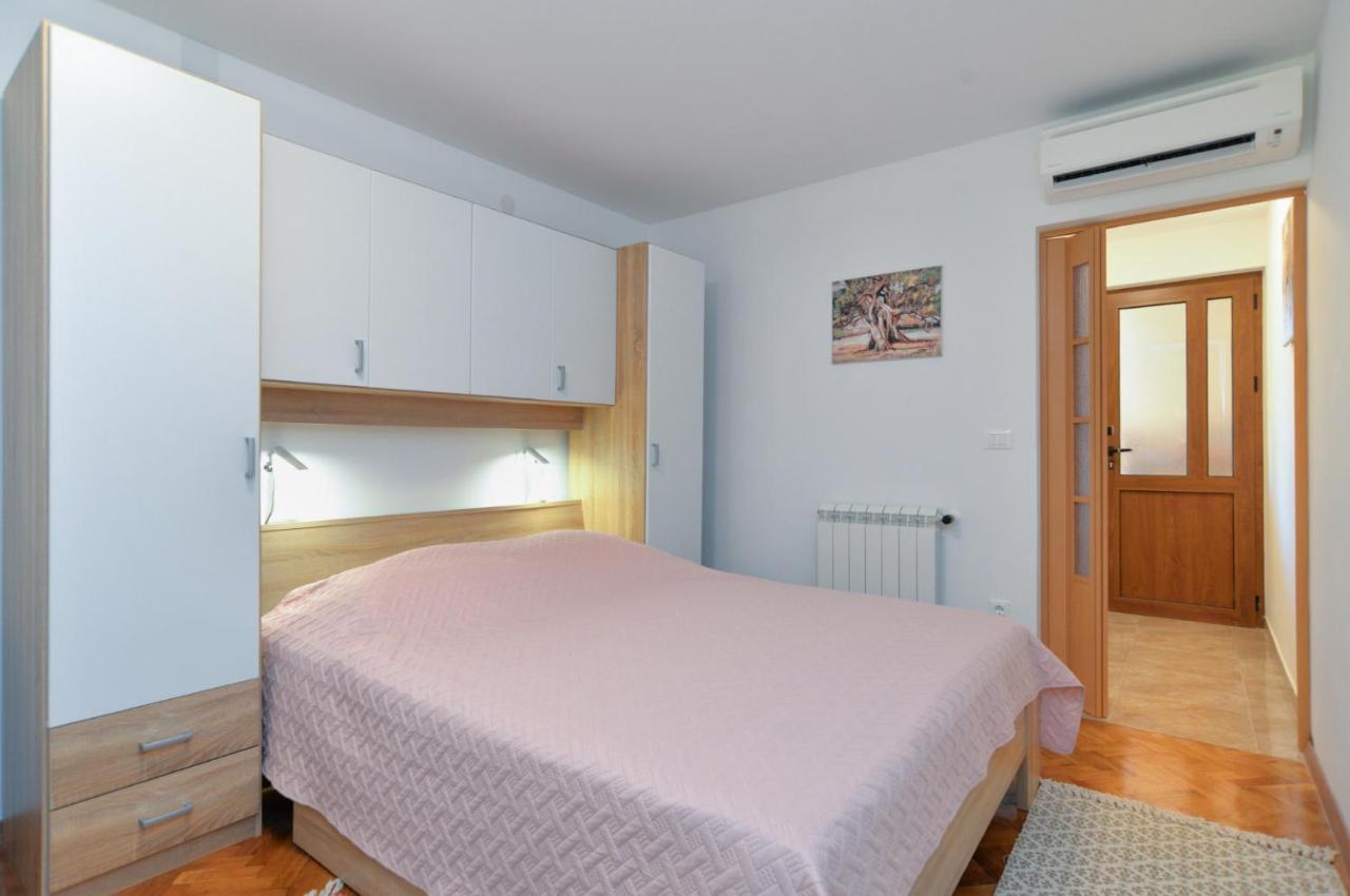 Apartments Voltica 1049 Rovinj Extérieur photo
